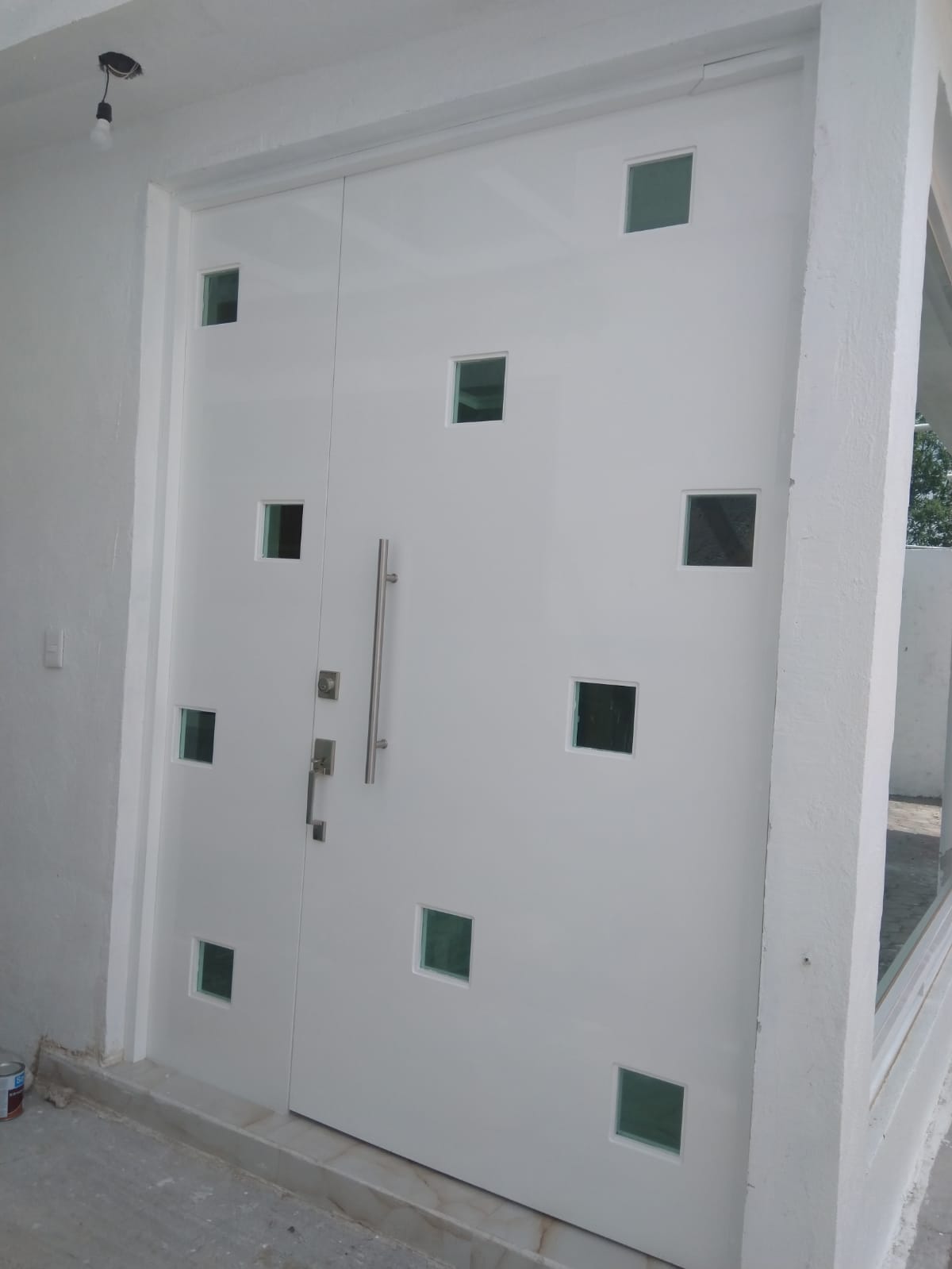 Foto puerta de chapa de madera